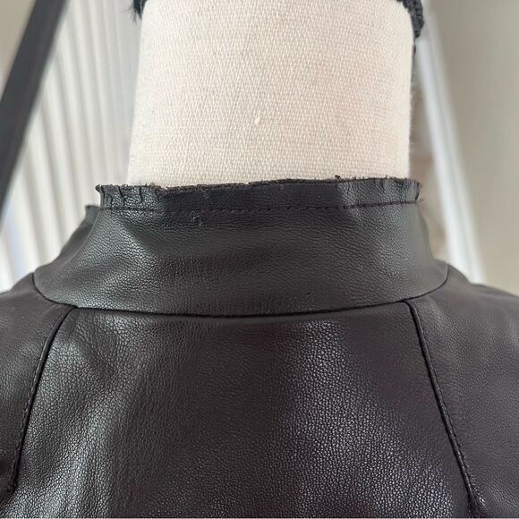 Kut from the Kloth Faux Leather Drape Jacket Size Small - Picture 6 of 7
